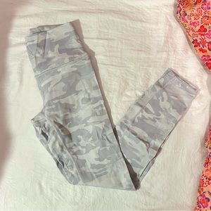 Lululemon Wunder Train Leggings
